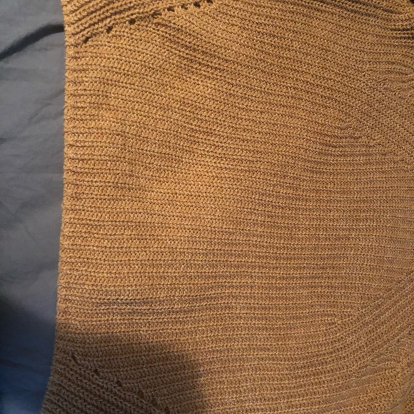 H&M Sweater - Picture 7 of 8